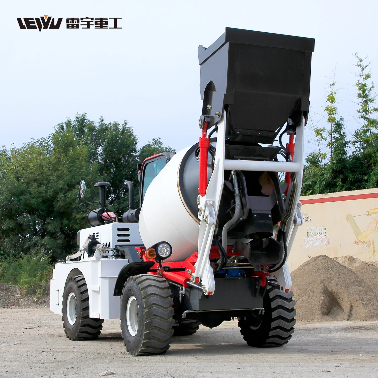 New Hot Sale Auto Feeding High-Quality Concrete Mixer Mini Concrete Mixer Car Cement Mixers From China