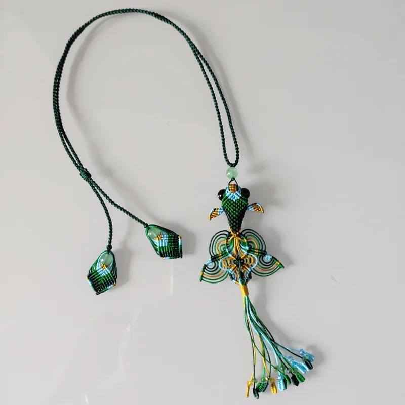 Chinese knot knitting green tassel fish phoenix tail knot Chinese style necklace with a circumference of about 72cm