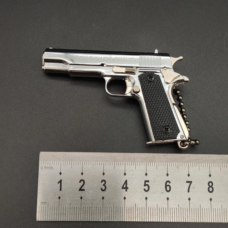 1: 3 Mini 1911 Alloy Gun Model Toy Keychain Disassemble Pistol Pendant Creative Gift Can Not Shot