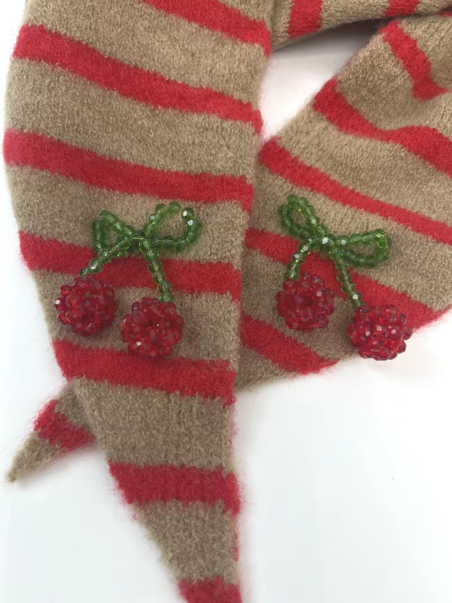 

2025 Winter New Women's Clothing Splicing Color Contrasting Beaded Knitted Cherry Striped Headscarf Woolen Neck