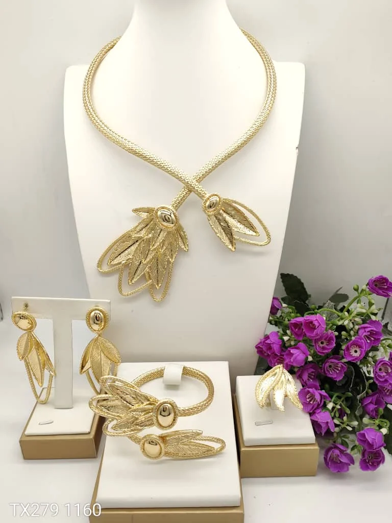 Dubai Gold Plated Prom Jewelry Sets for Woman Luxury Design Necklace Earrings and Rings Bracelet Wedding Party Accessories
