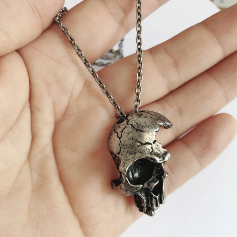 2021 Explosions Retro Half Skull Necklace Metal Skeleton Pendant Trendy Vintage Gothic Jewelry Choker Pendants Crow Necklaces