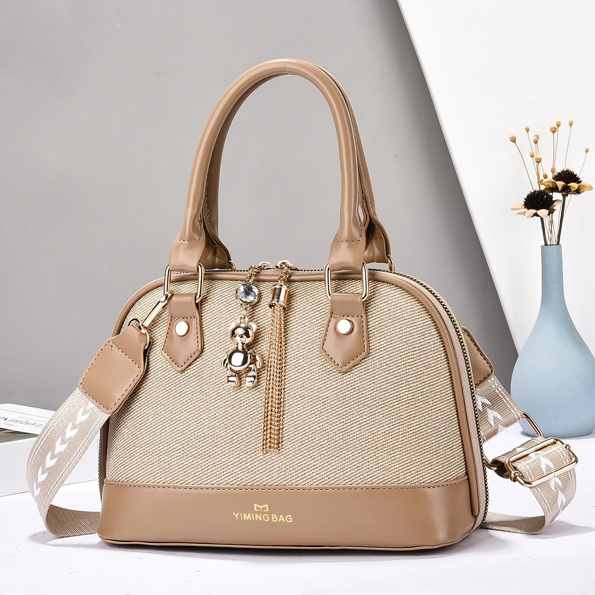 

Women Top Handle Bag Leisure Daily Single Shoulder Bag Leather Crossbody Bag With Wide Strap Decorate Pendant Commuter Handbag