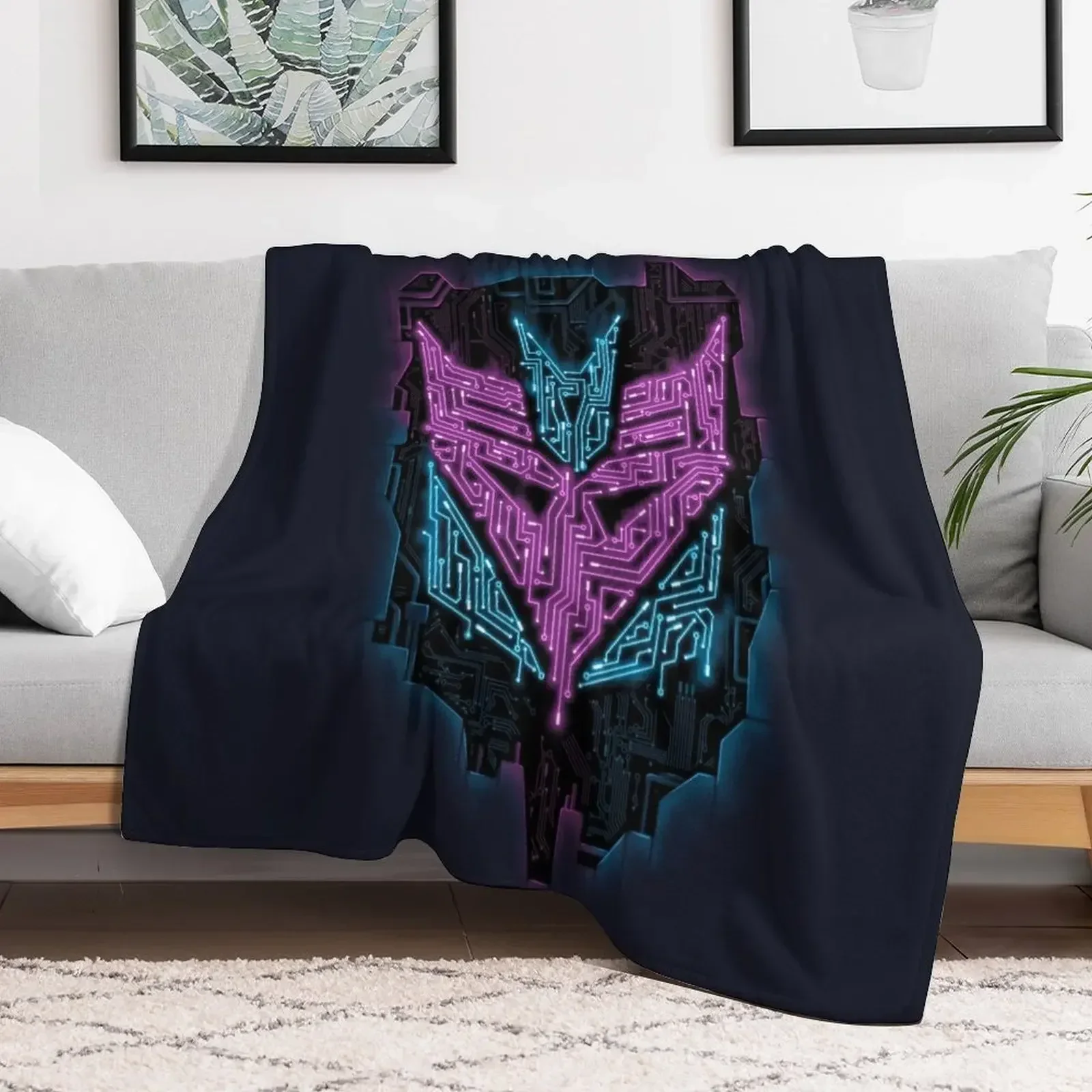 

Decept-Iconic II Throw Blanket Thermal Hairy Blankets
