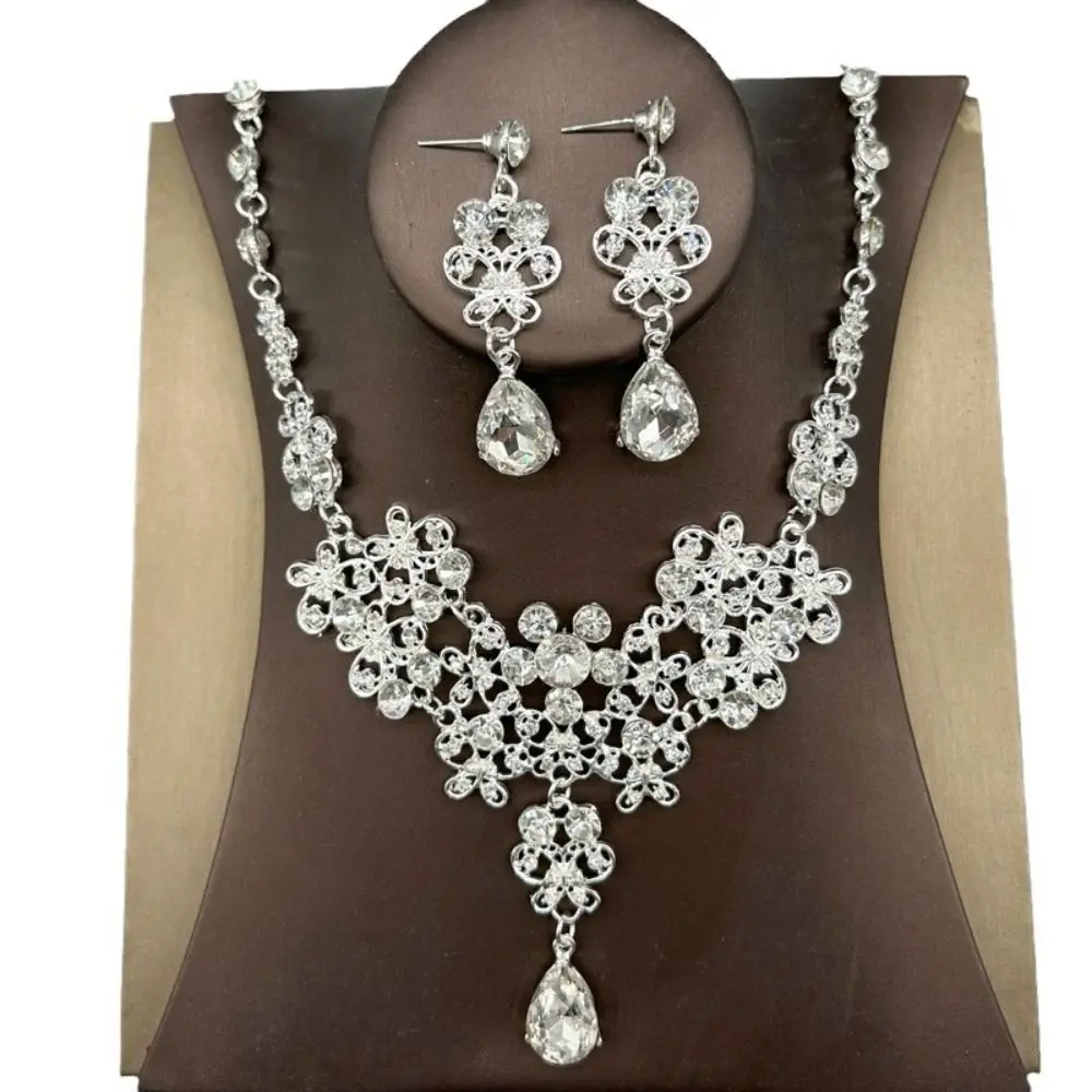 أزياء المبالغة حجر الراين مجموعة مجوهرات كريستال رائعة أقراط قلادة مجموعة فاخرة مشرقة المرأة مجوهرات الطرف