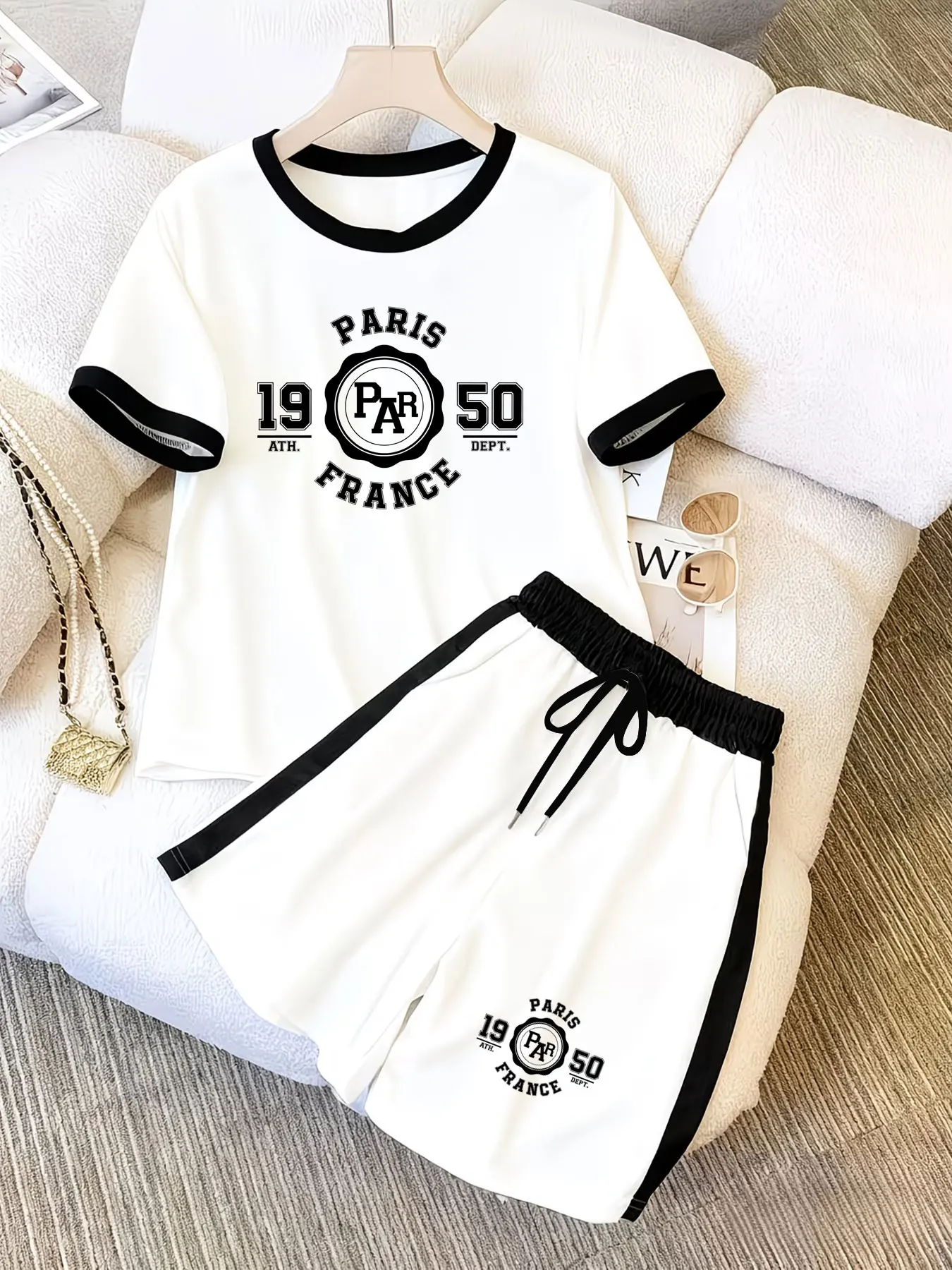 Personalized Prints, Contrasting Color Designs, Women's Suits, Short-Sleeved Tops and Shorts for Spring and Summer, Casual Sports Summer Two-Piece Outfits for Women, Suitable for Daily Commuting, Street Strolls, and Campus Outings, Women's Clothing