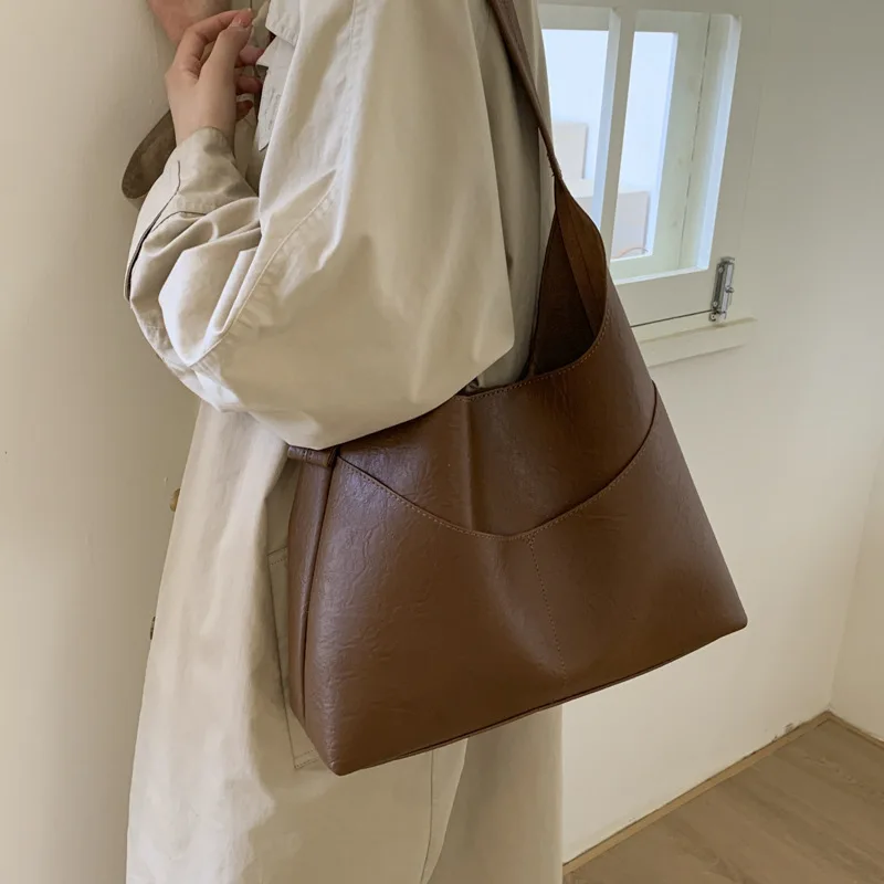 

2025 Trendy Underarm Bag for Her Large Capacity Leather Tote Vintage Shoulder Purse Retro Crossbody Commuter Casual Fashion​