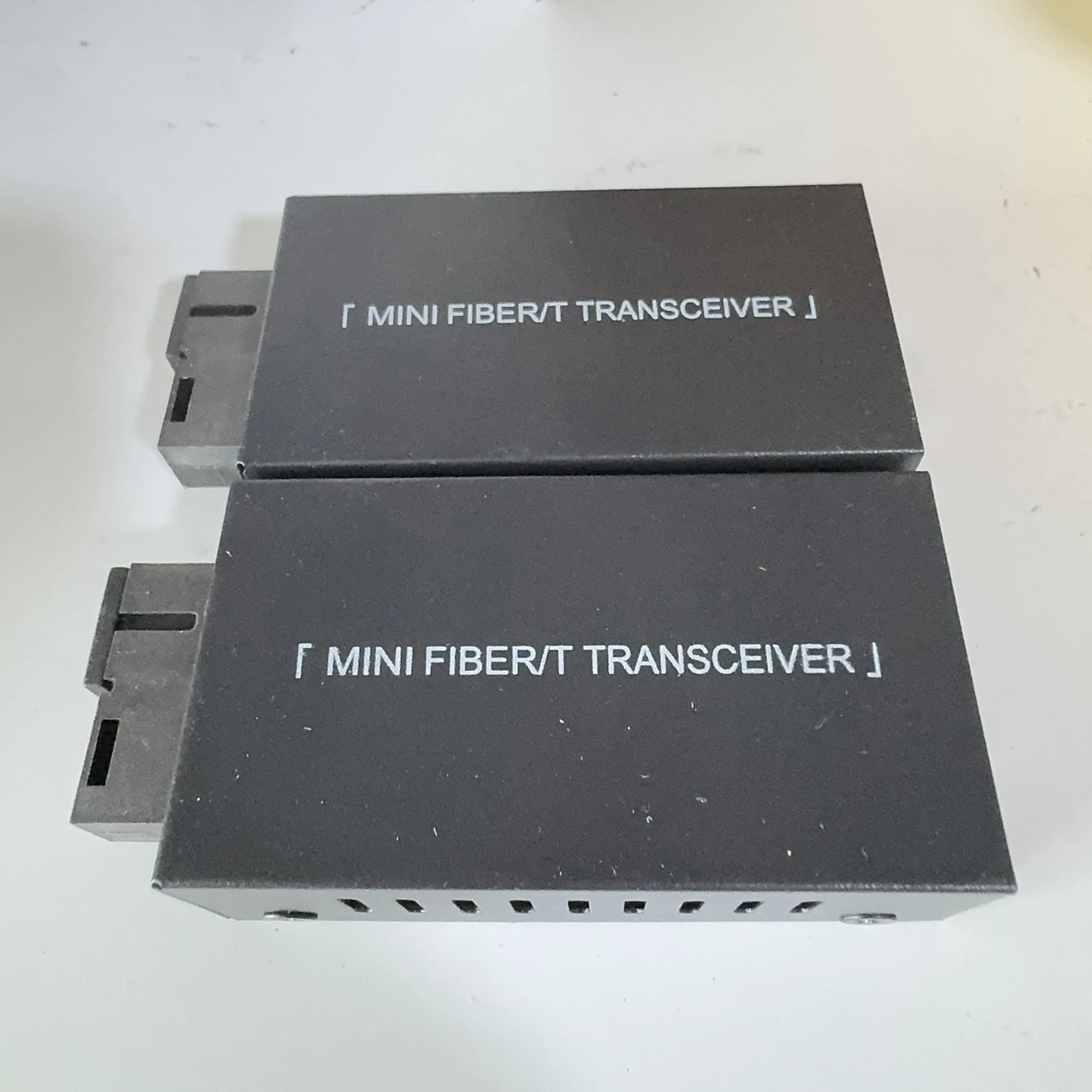 

Gigabit Mini Media Converter 10/100/1000M 1.25G 20KM SFP Fiber Switch 1G1E Optical Fiber Ethernet 1SFP1E SC