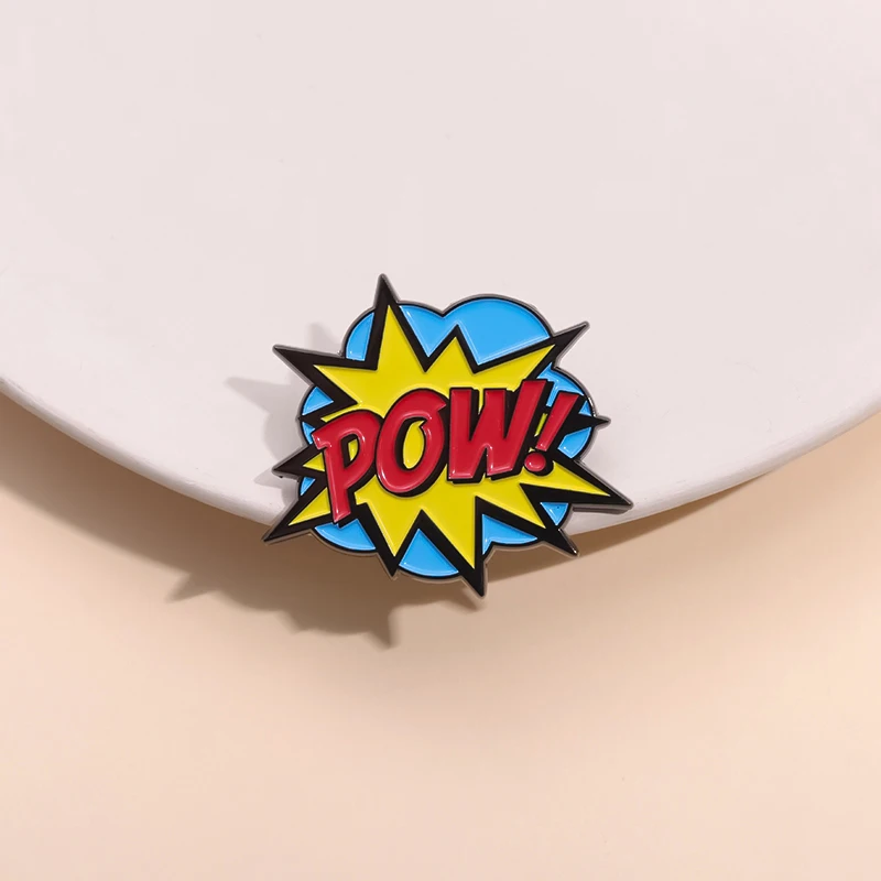 Alfileres de esmalte Pow de explosión o impacto violento, efecto de sonido instantáneo, palabras, solapa, insignia de mochila, regalo al por mayor para amigos
