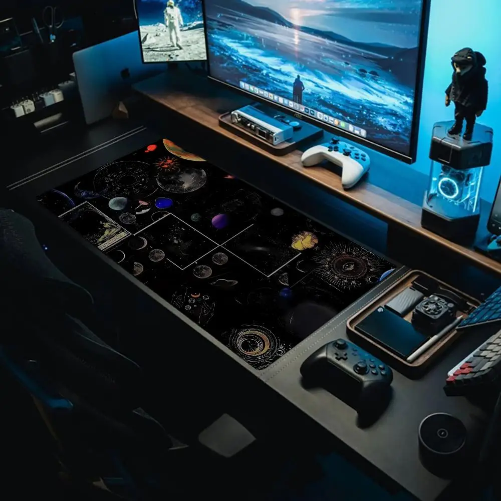 

Jumbo-sized non-slip, dirt-resistant gaming mouse pad