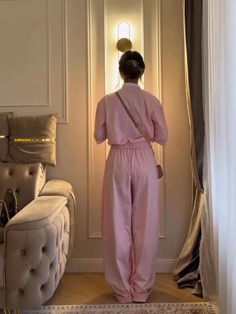 Damen-Hosenanzüge, 2-teilig, V-Ausschnitt, Kurzarm, seitliche Knopfleiste, Schnürung, geraffte Mäntel, plissierte Hosen, schicke Damen-Outfits mit Paneelen – Detail 2