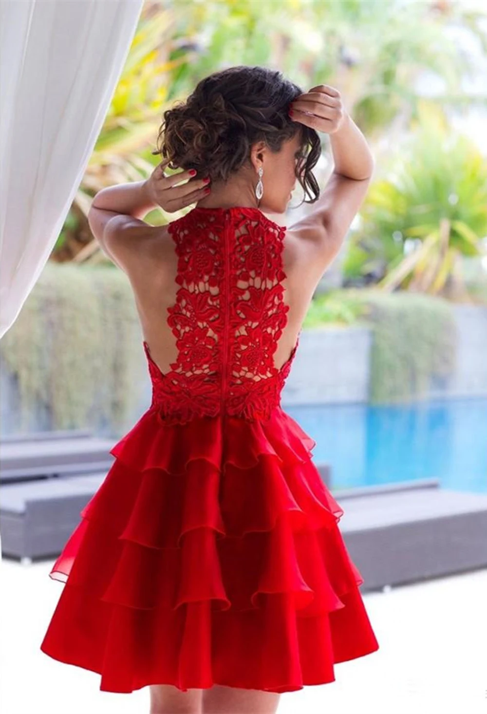 Exquisite 2022 Red Lace Homecoming Dresses Short Cocktail Gowns Sleeveless Round Neckline Tiered Skirt Party  Knee Length