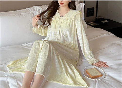 New Autumn Winter Sleeping Night Dress Women Long Sleeve Nightdress Gold Velvet Sleepwear Lady Nightgowns Loose Warm Nightwear