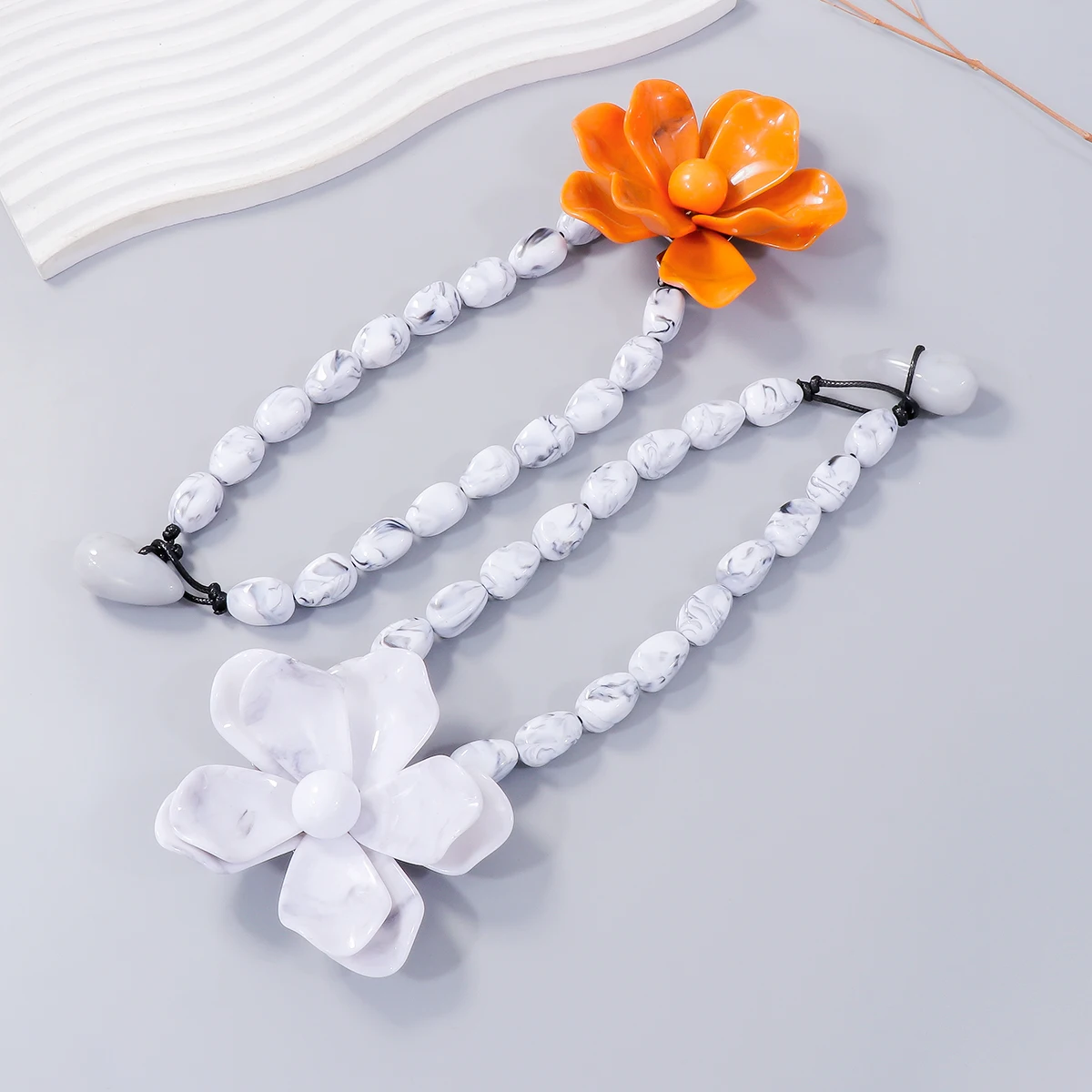 ZAA Exaggerated Resin Beaded Flower Pendant Necklace for Women Vintage Choker Jewelry Neck Accessories