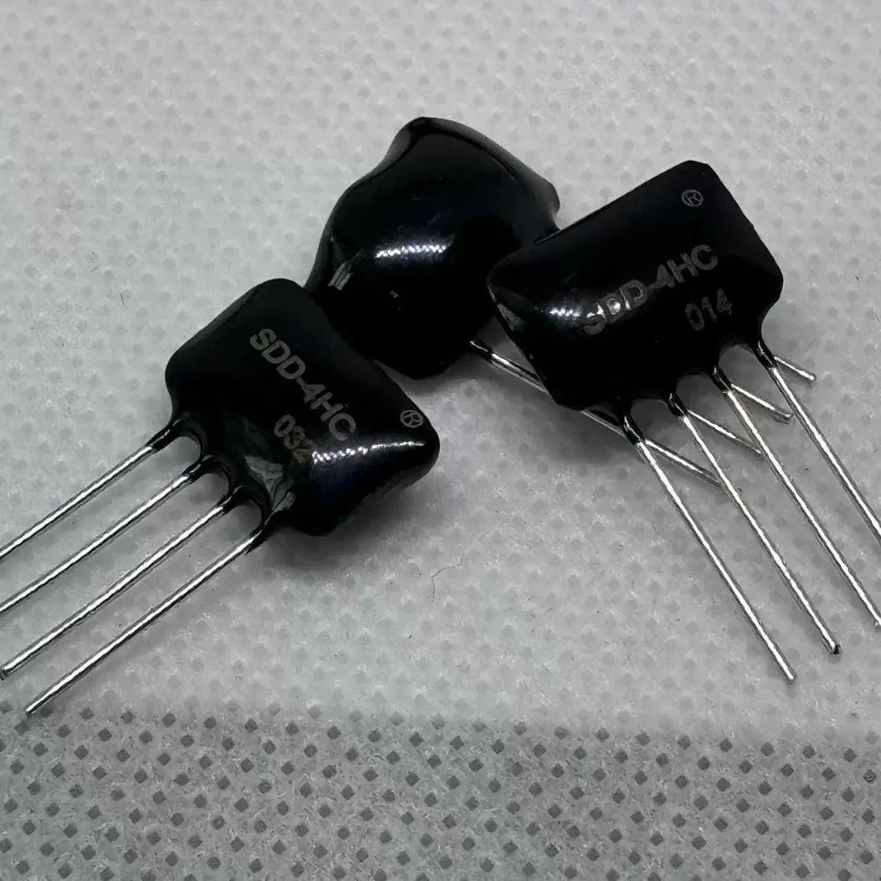 10pcs MOS DC 4A Solid State Relay SDD-4HC Driven by Single Chip Microcomputer for mini Welding Optical Isolation