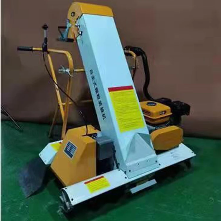 Wheat and rice granule bagging machine Gasoline powered grain collecting machine