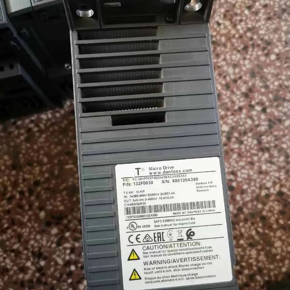 

FC-051P7K5T4E20H3BXCXXXSXXX Для инвертора Danfoss VLT Micro Drive FC-051 FC-051P7K5T4E20H3