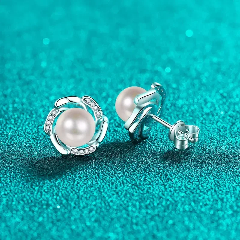 Sweet Flower Bud 8mm Natural Pearl Stud Earrings for Women, Fashion 15 Point Moissanite Diamond  PT950 Platinum Ear Stud Gifts