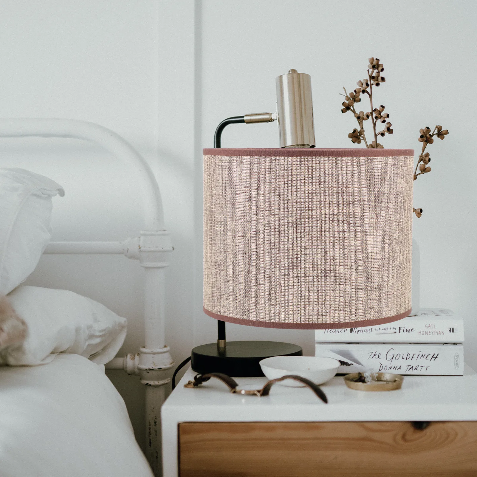 

1Pcs Linen Lampshade Elegant Cloth Art Light Cover for Living Room Bedroom Study Office Home Decor Modern Cylindrical Lamp Decor