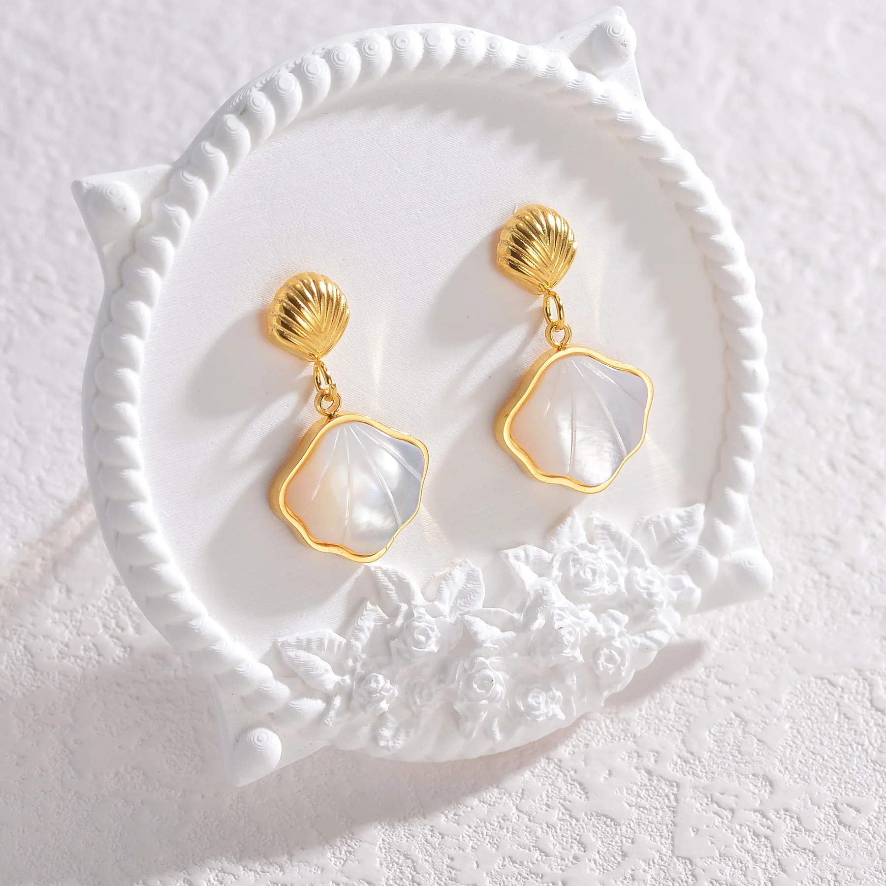 Temperament Elegant Fashion Stainless Steel Earrings for Women 18K Gold Plated Natural Shell Jewelry Wedding Party 2024 Trend