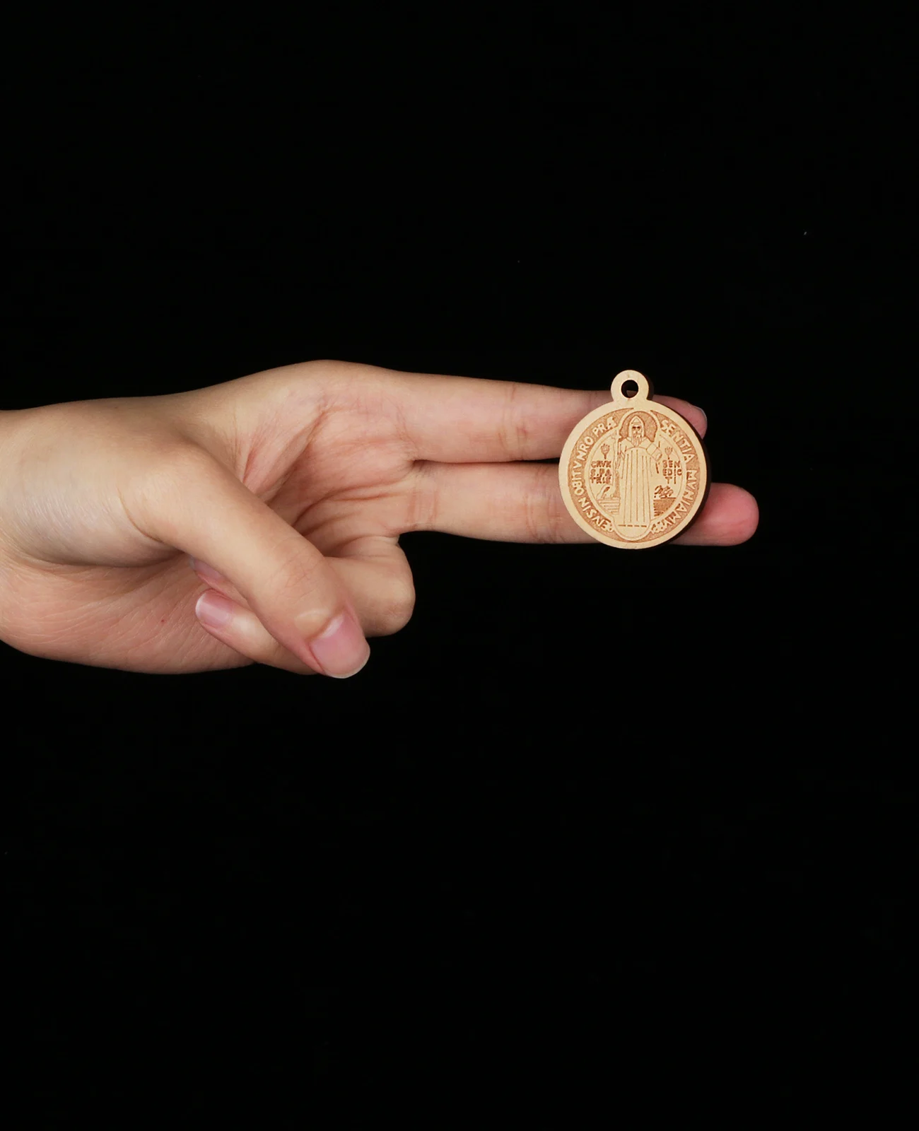 Diyalo 5 قطعة طرد الأرواح الشريرة المسيحية CSPB سانت بنديكت ميدالية قلادة العتيقة خشبية سانت بنديكت المعلقات DIY بها بنفسك المجوهرات اليدوية