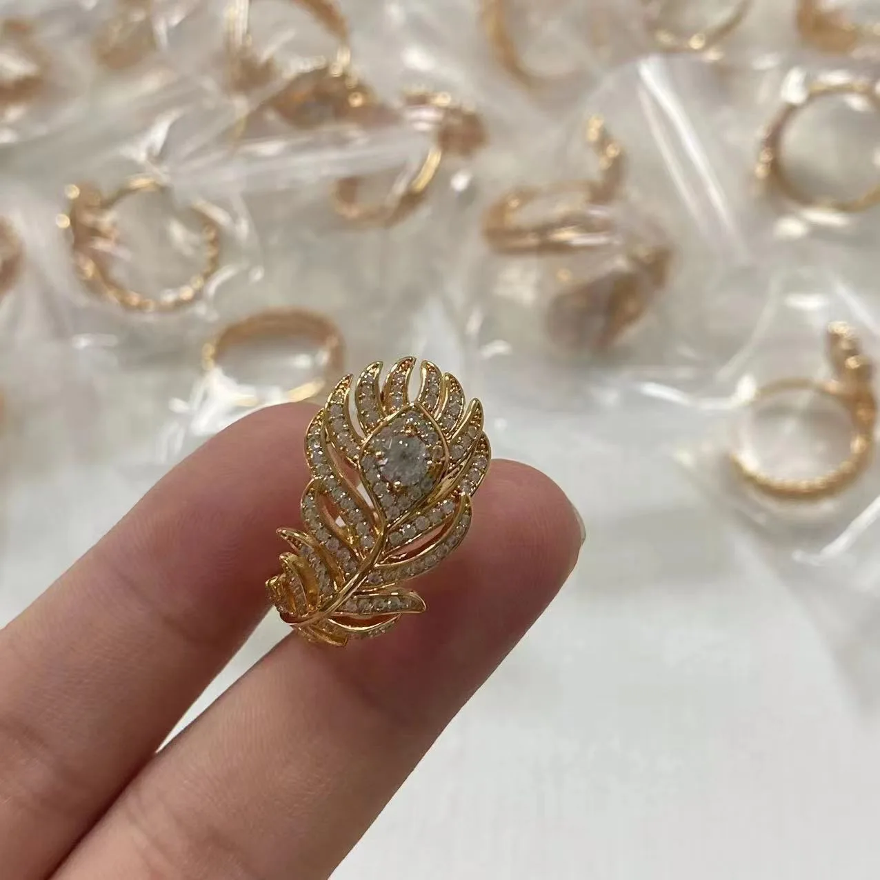 

2024 New Hot Selling Fashion Classic High Quality Brand Luxury Jewelry Women's Feather Ring Pure 925 Silver Zircon Party Gift