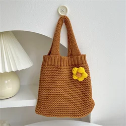 Winter Woman Knitted Handbag Handmade Crochet Kawaii Floral Moible Phone Pouch Bag Tote Bag Commute Casual Wristlet Bag