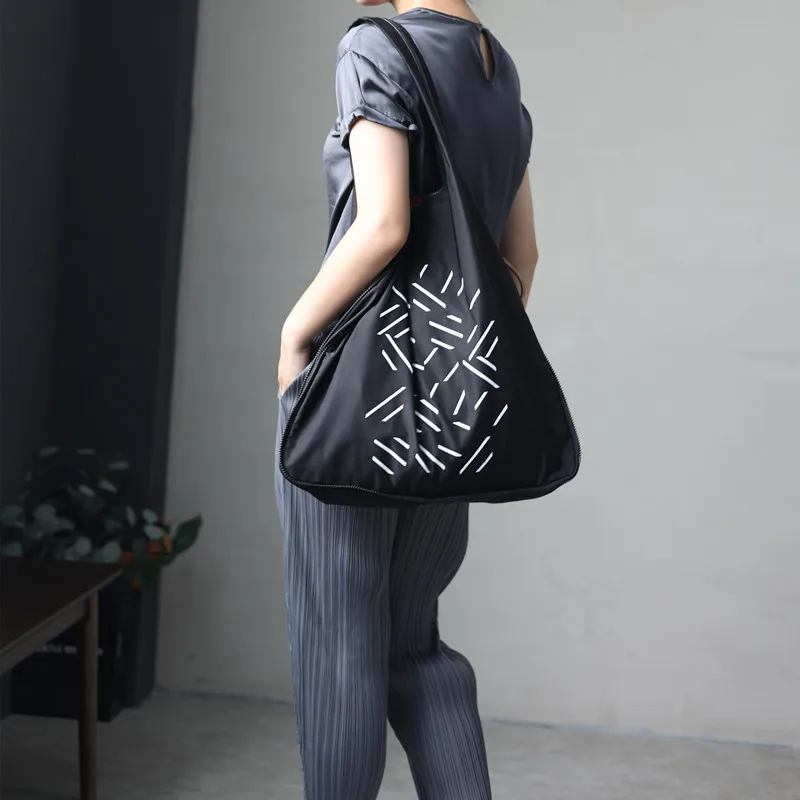 Women Oversize Anti-Crease Nylon Tote Female Casual Large Capacity Soft Single Shoudler Shopping Bag Black Color Original Design