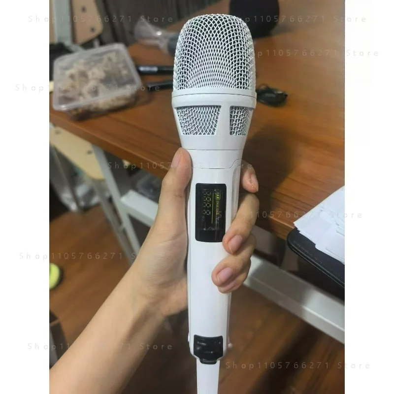 Dual Channel Handheld Lavalier Microphone, True Diversity Wireless Microphone