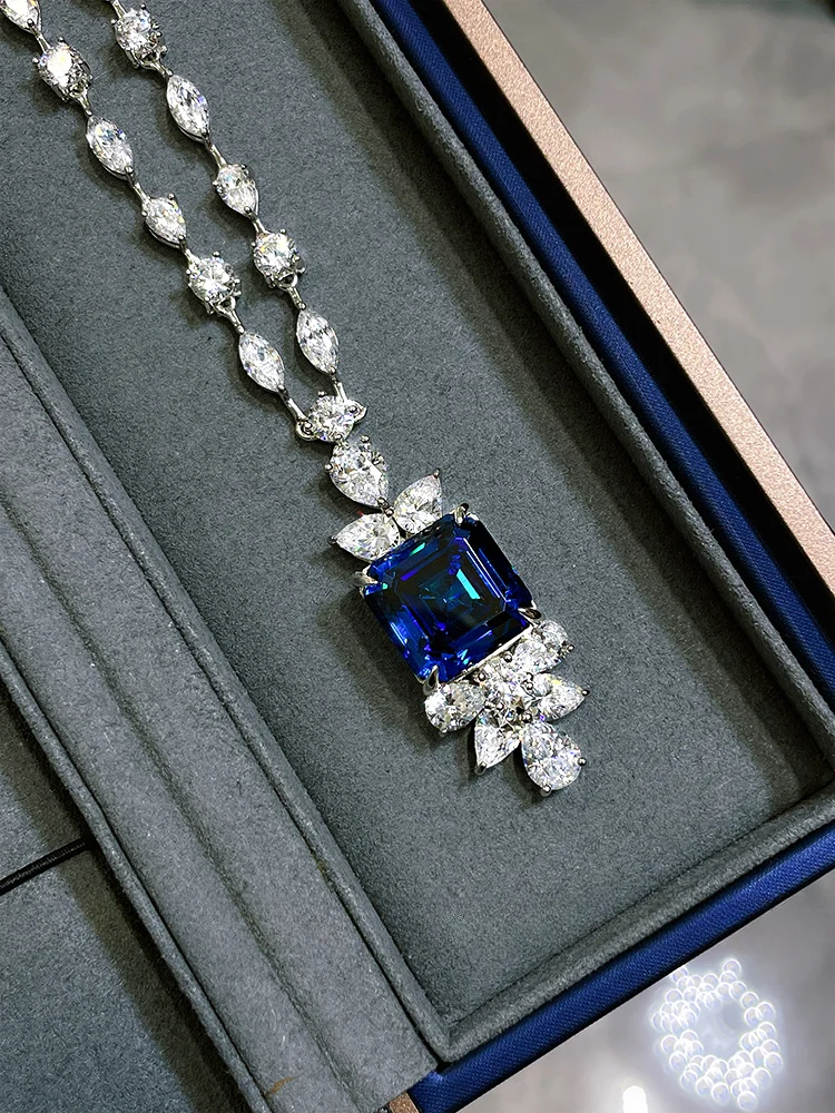 

Exquisite luxury Blue Treasure 925 sterling silver necklace inlaid with high carbon diamonds, niche retro high-end feel