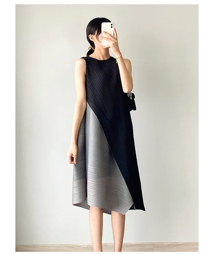 Miyake Plissiertes Kleid mit Farbblock-Design, Sommer 2025, Neues Modell mit Farbkollisions-Effekt, Locker Geschnittener A-Linien-Rock in Übergröße – Detail 8