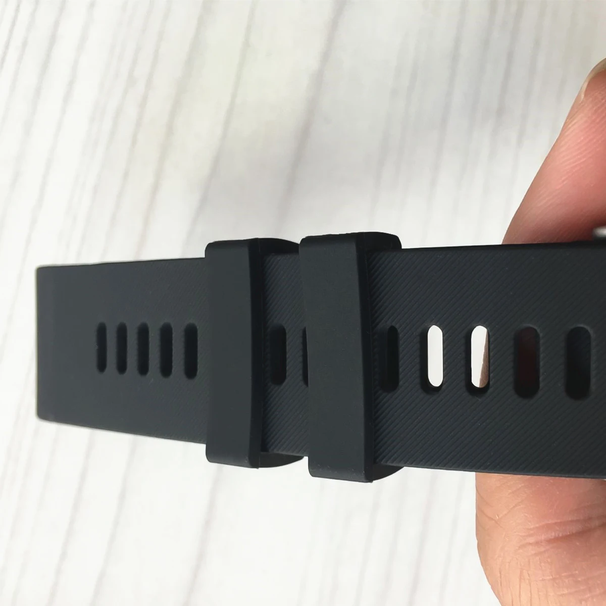 

4PCS High Quality Silicone Watch Strap Keeper Soft Bands Holder for Garmin Fenix 5S 20mm Replacement
