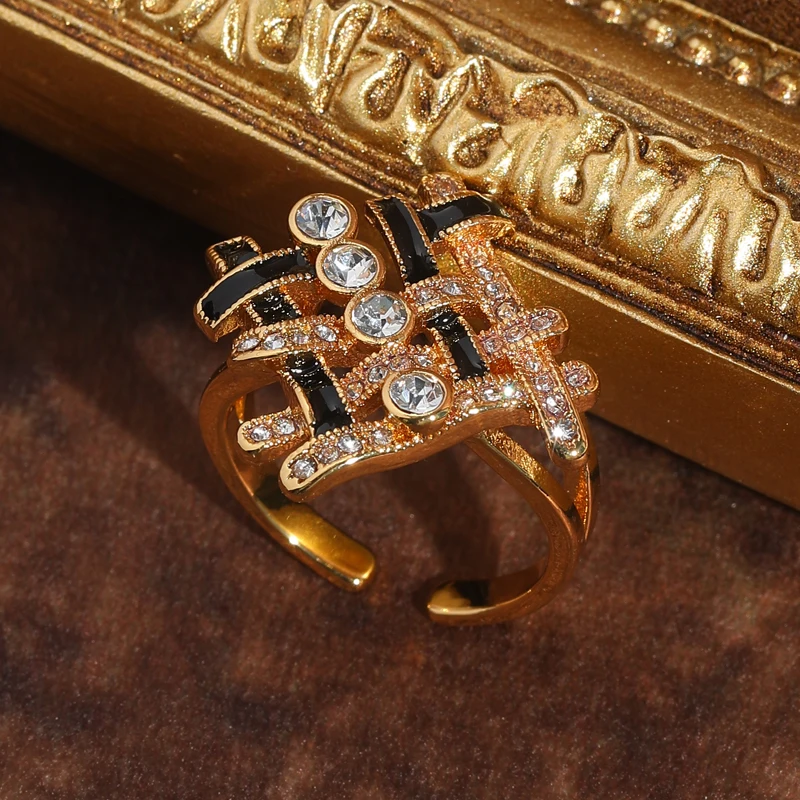 خمر أسود أبيض الصليب الدائري امرأة متماسكة الذهب اللون حجر الراين اكسسوارات اتجاهات المجوهرات الفاخرة 2025 زفاف عالي الجودة #1