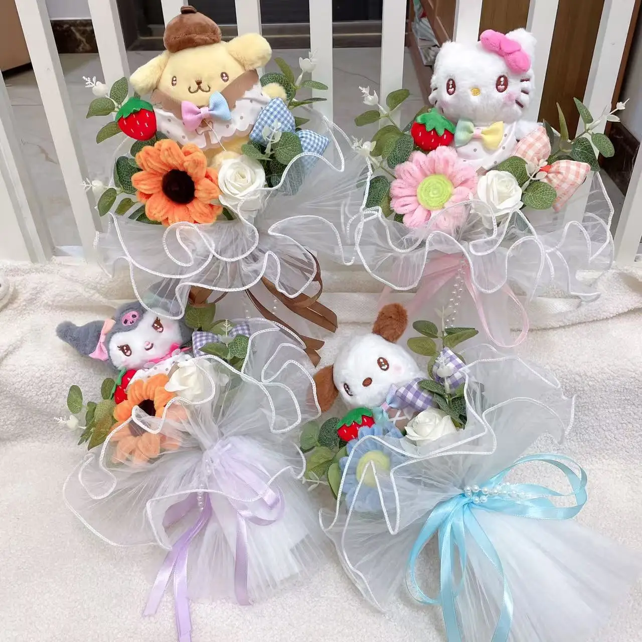 My Melody Kuromi Cinnamoroll Kt Cat Bambole di peluche con bouquet di fiori artificiali Regali di laurea di Natale di San Valentino
