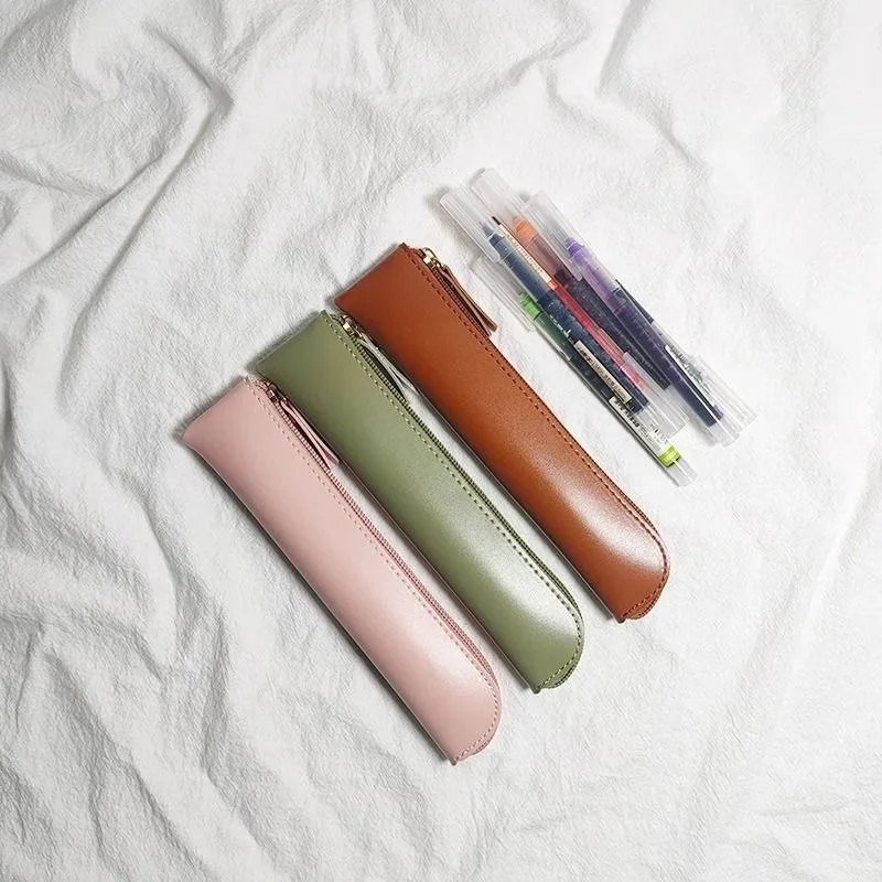 A Solid Color Faux Leather Pencil Case, Designed As a Mini Portable Pen Bag, Featuring a Easy And Creative Stationery Style
