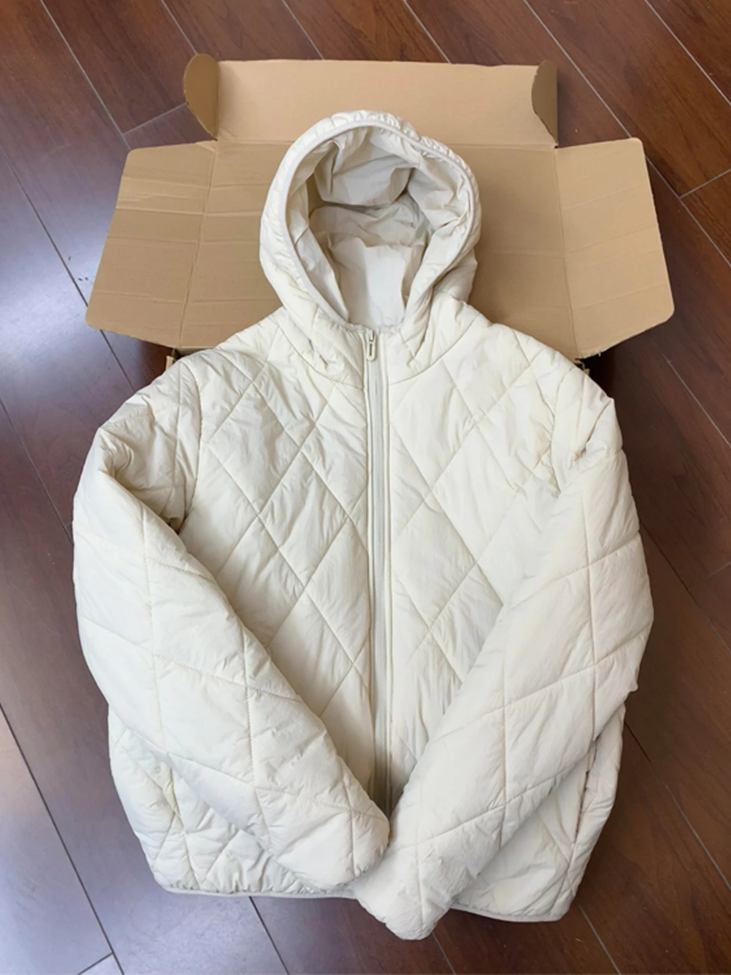 

Men's Diamond Pattern Hooded Cotton Jaet Winter Thiened Warm Lightweight New 2025 Winter Clothes Upper Apparel Coat