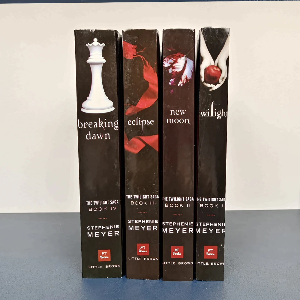 1 book The Twilight Saga 1-2-3-4 English Novel book twilight new moon eclipse breaking dawn 1pc book