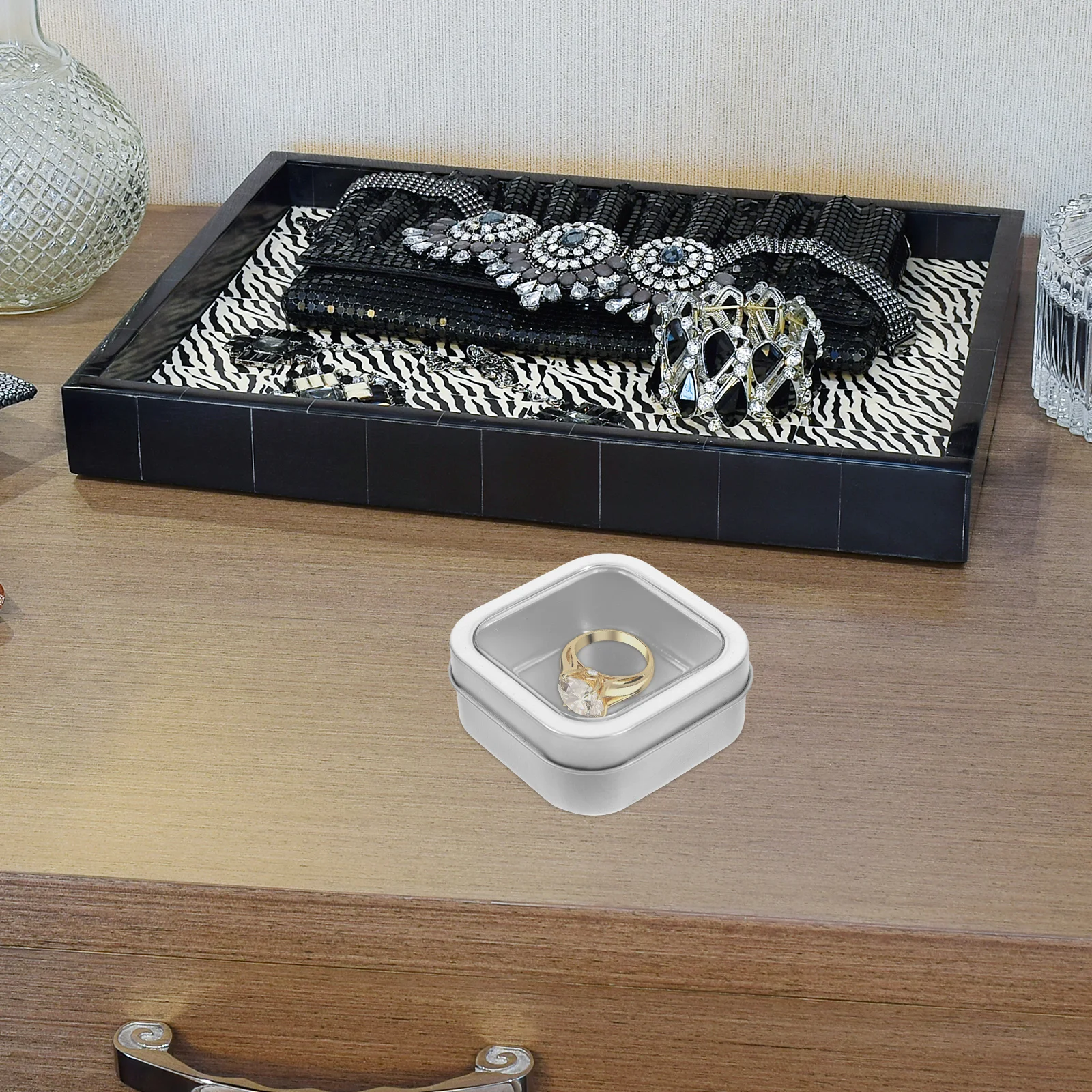

Multifunctional Metal Jewelry Storage Box Portable Tin Container Clear Lid Organizer For Rings Necklaces Small Items Vintage