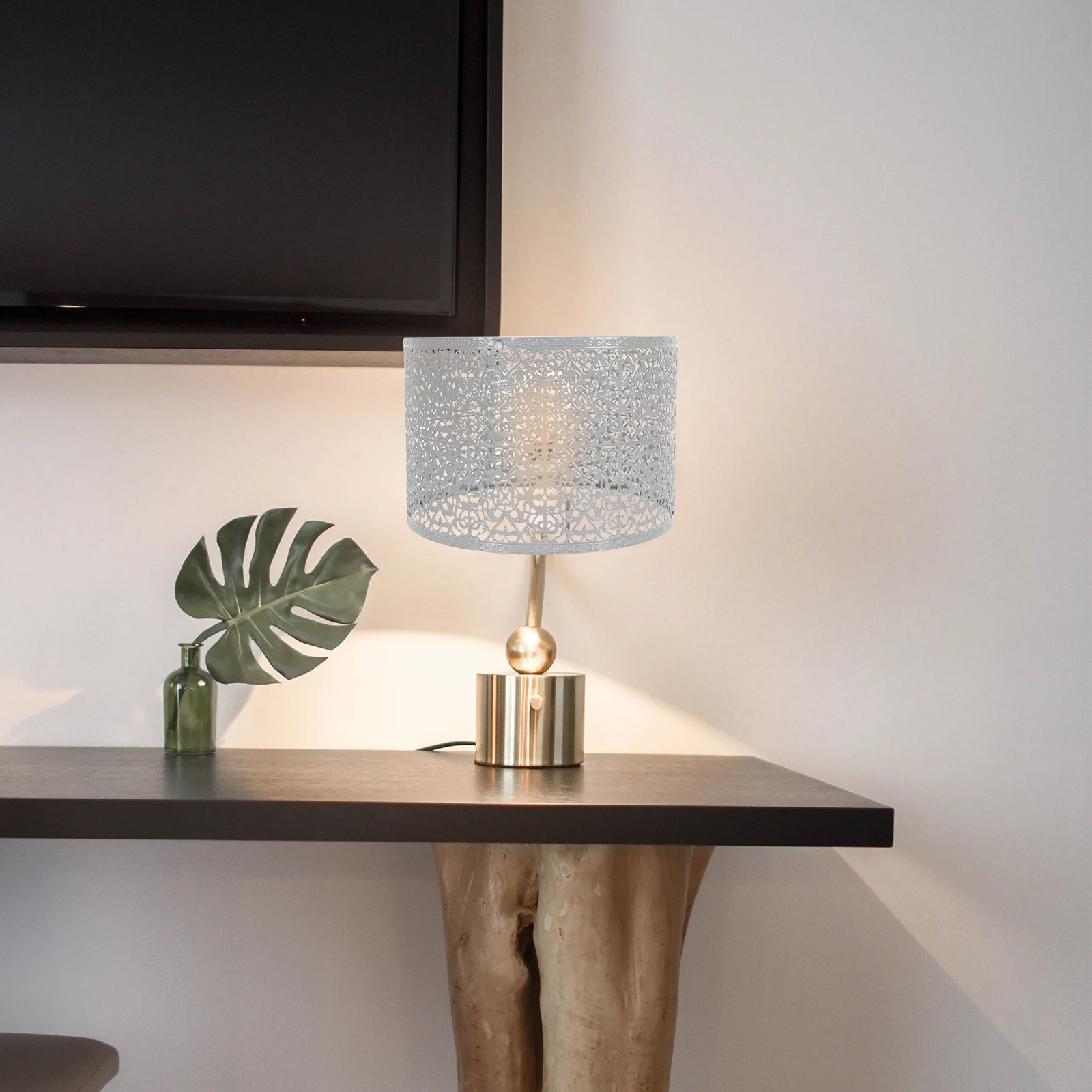 

1Pcs Hollow-Out Metal Lampshade Creative Light Cover Stylish Home Decor Iron Art Long Lasting Gift Home Lampshade