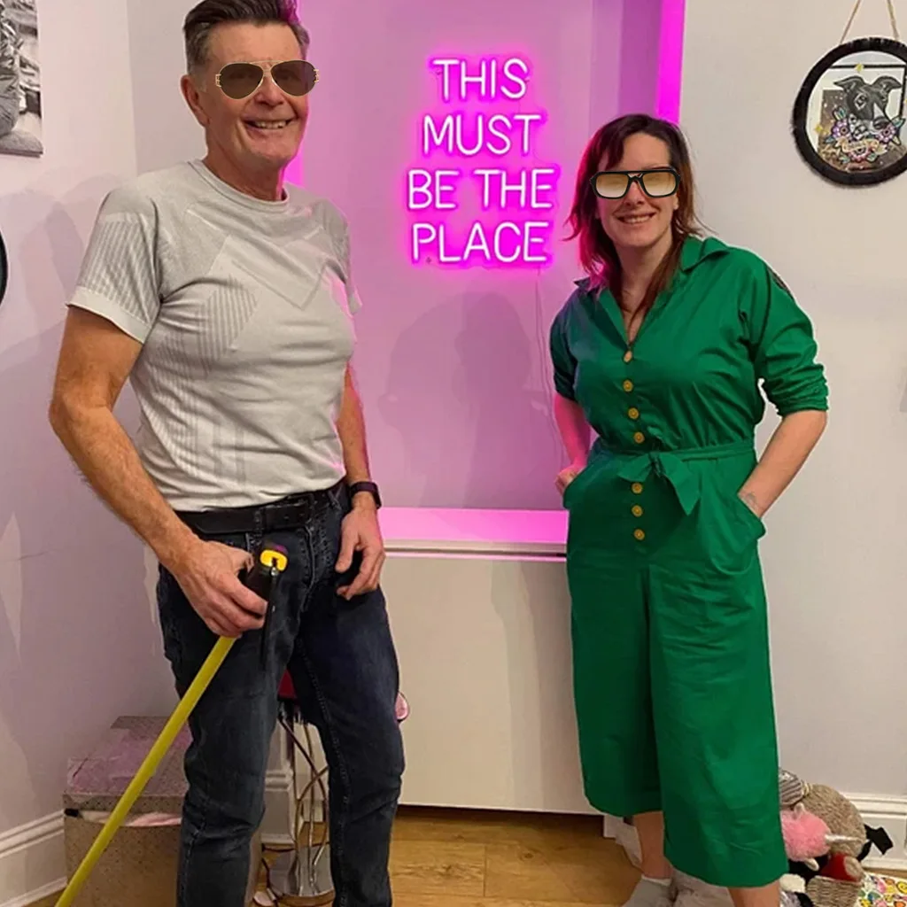 يجب أن يكون هذا المكان النيون يتحدث رؤساء غنائية جدار الفن، ديكور غرفة المنزل، ديكور حفل زفاف، هدية موسيقية فريدة من نوعها #2