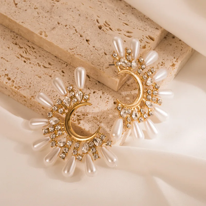 Korean temperament, light luxury, high-end pearl earrings, women's alloy, inlaid with rhinestones, C-shaped stud earrings, ins f