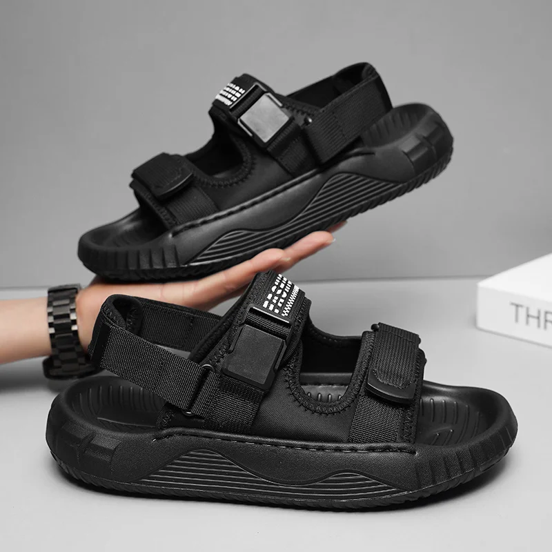 

Новые летние сандалии ручной работы 2026 года для мужчин: дышащие, для пляжа и улицы, нескользящие, а также две пары модных садовых тапочек для мужчин.