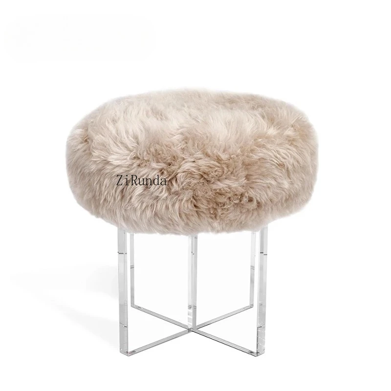 مقعد إيطالي فاخر من صوف الضأن المقلد، مقعد منزلي شفاف من الأكريليك ما بعد الحداثة لتغيير الأحذية المستديرة