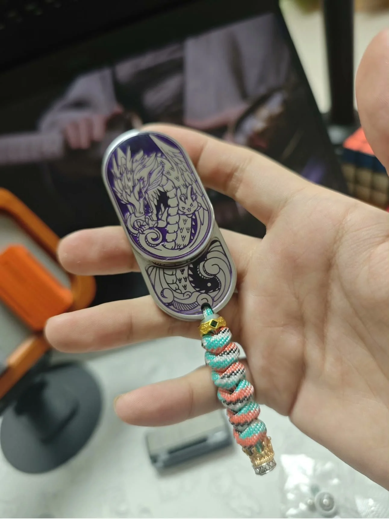 Sealed crystal titanium dragon stainless steel ding ding rhythm push brand irritable rabbit edc toy