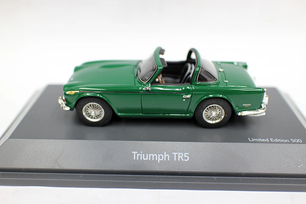 Resin Car Models 1/43 Scale Triumph TR5 Cabriolet for collection gift