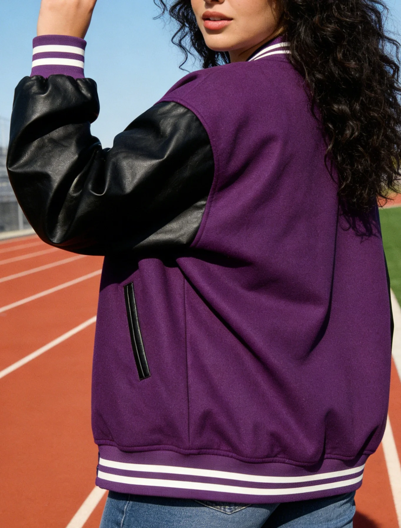 Women's Plus Size Baseball Jacket Trendy Varsity Coat Vintage Casual Outerwear Stylish Streetswear with Two-Tone Color Design