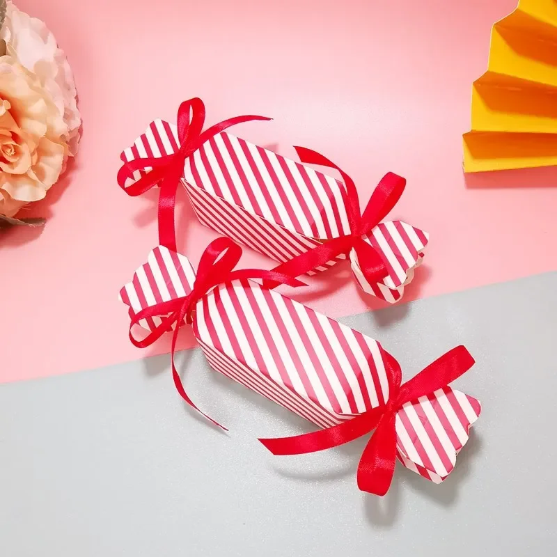 10 قطعة صندوق الحلوى لعيد الميلاد مع أشرطة DIY بها بنفسك الحلويات الشوكولاته الكوكيز الديكور هدية حفلة عيد الميلاد الزفاف صناديق التعبئة والتغليف الورقية