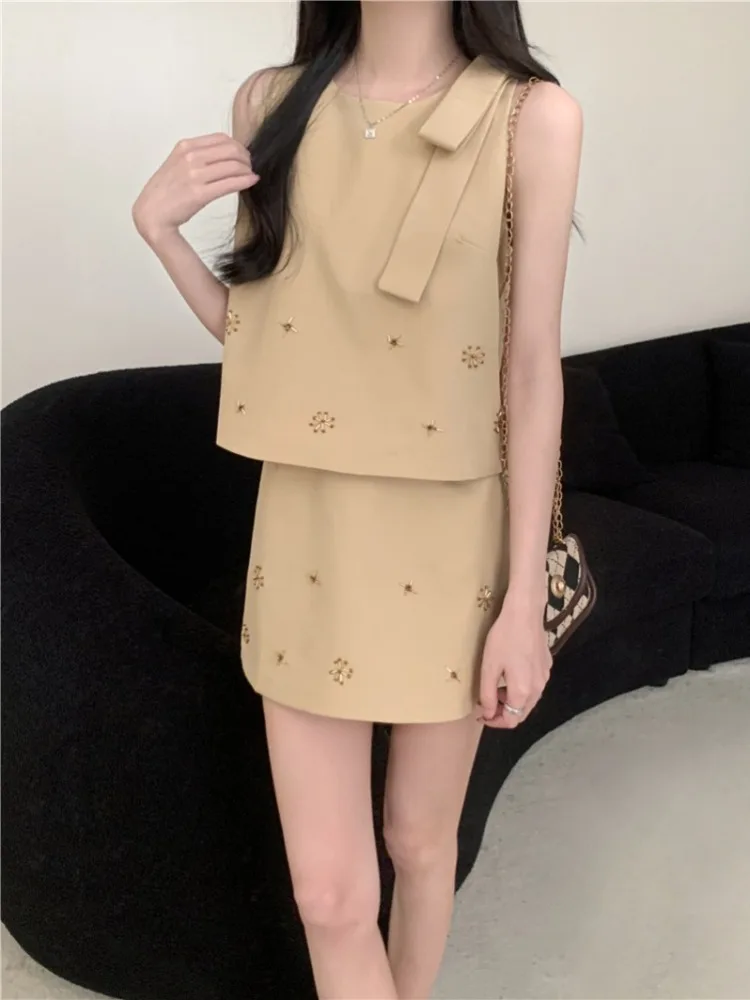 

New Summer French Fashion Women's Two Piece Set Beading Sleeveless Vest Crop Top + Mini Skirt Solid Color Small Fragrance Suit