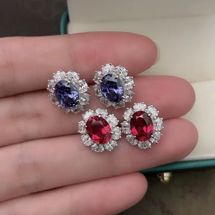 

Luxury Solid Platinum PT950 Women's Fashion Egg-shaped Color 1.5 karat Diamond Stud Earrings