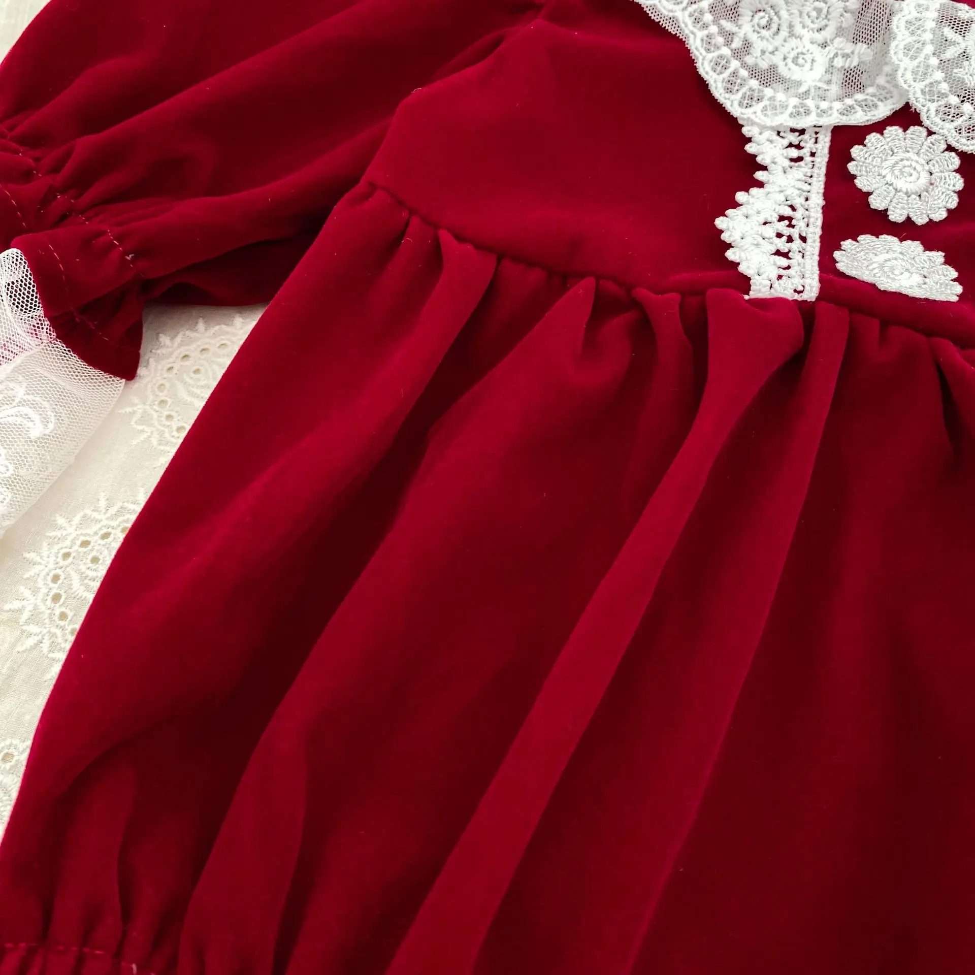 Roter Spitzen-Strampler für Babymädchen, langärmelig, Vintage-Body, Prinzessinnen-Outfit, Frühling/Herbst – Detail 11